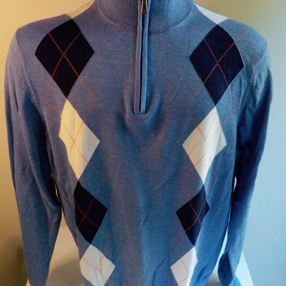 Sleeve Length 27.5


Length 27.5


Ribbed Neck, Cuffs and Waistband